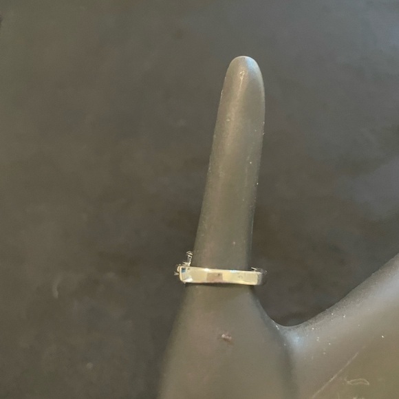 Ring faux blue sapphire silver band - Picture 3 of 7